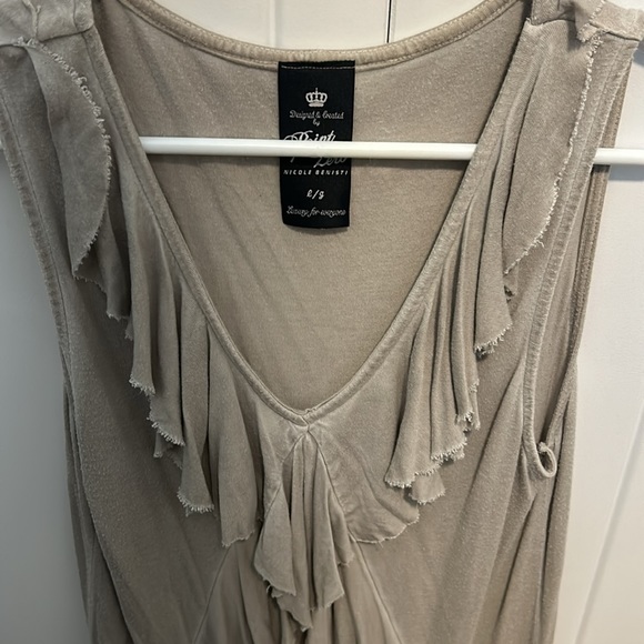 Ruffle top - Picture 2 of 3